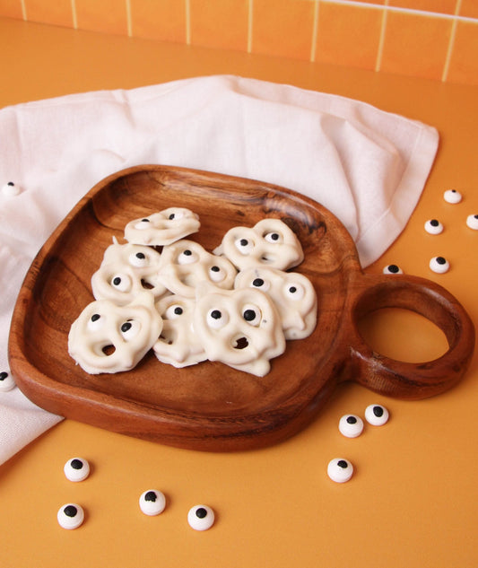 SPOOKY PRETZELS
