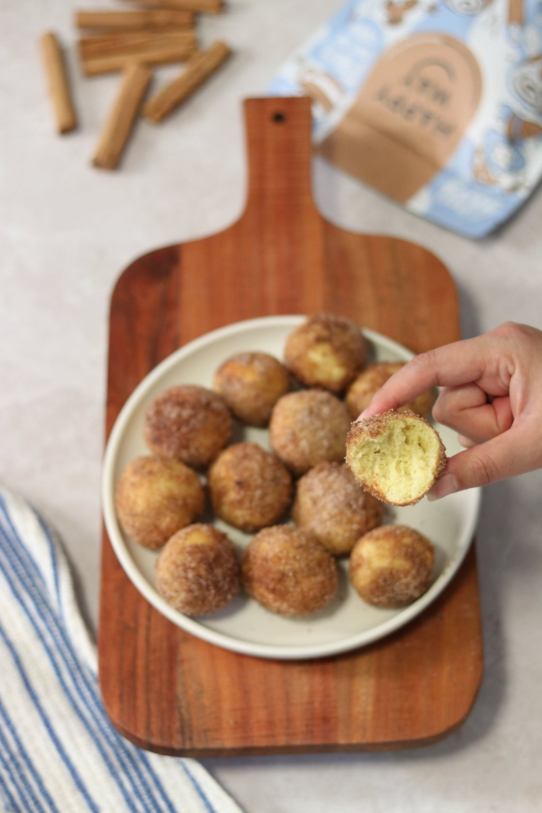 CINNAMON PROTEIN DOUGHNUT BALLS