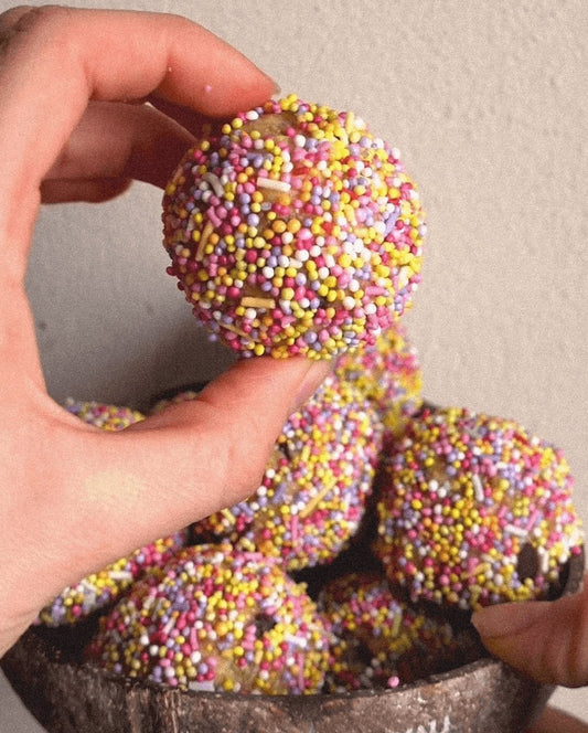 BIRTHDAY CAKE PROTEIN BALLS