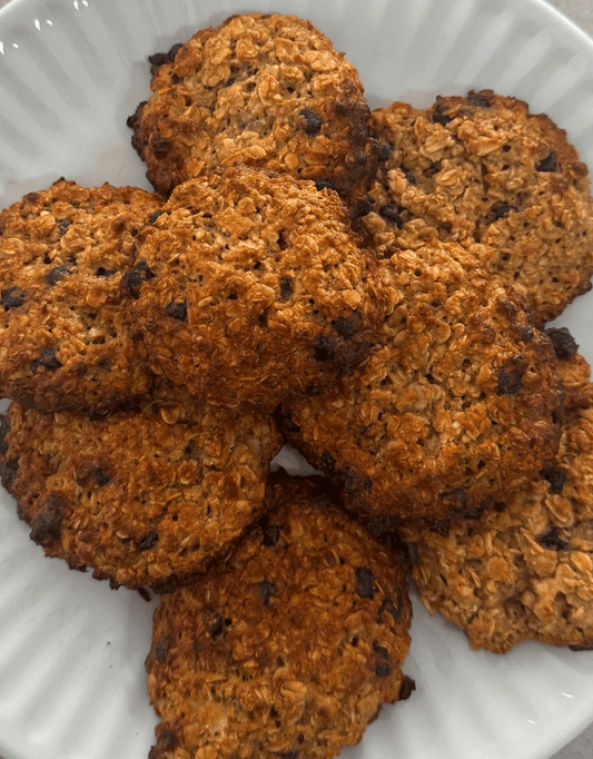 BANANA BAKED PROTEIN OAT COOKIES