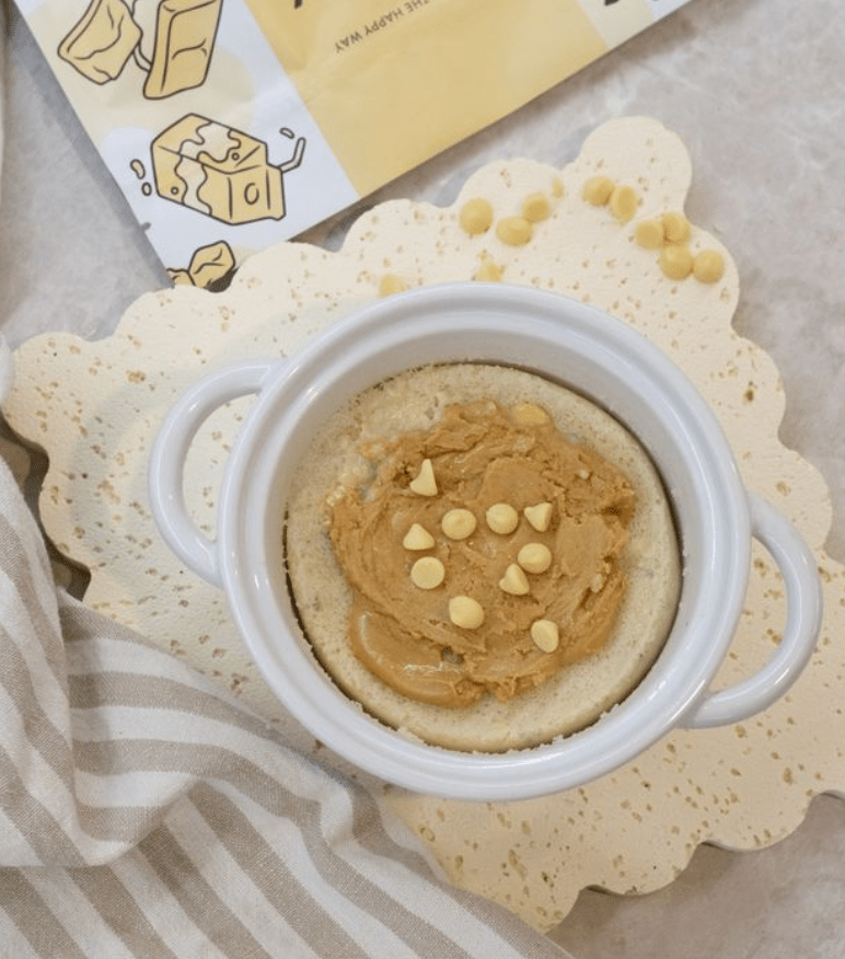 WHITE CHOC CARAMEL MUG CAKE