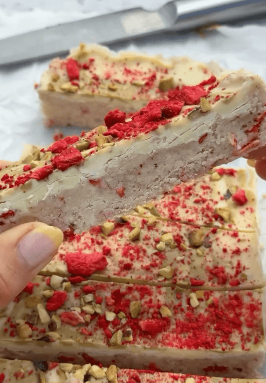 STRAWBERRY WHITE CHOC & PISTACHIO PROTEIN BARS