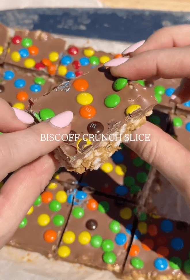 BISCOFF M&M CRUNCH SLICE