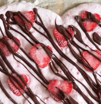 VALENTINE'S YOGHURT BARK