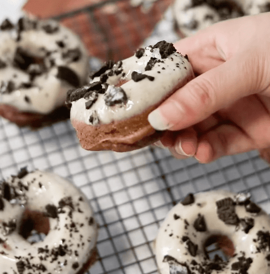 COOKIES & CREAM PROTEIN DONUTS