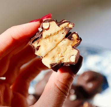 BANANA NOUGAT PROTEIN BITES
