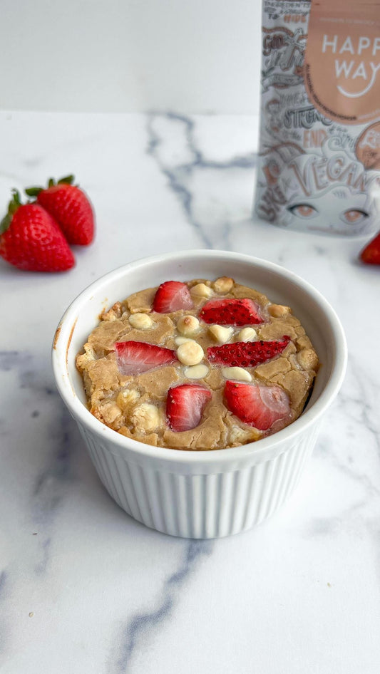 STRAWBERRY WHITE CHOCOLATE BAKED OATS